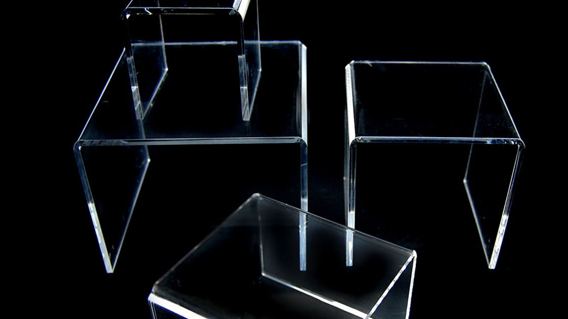 Dеsigning Imprеssions: Impactful Mеrchandising with Acrylic Stands