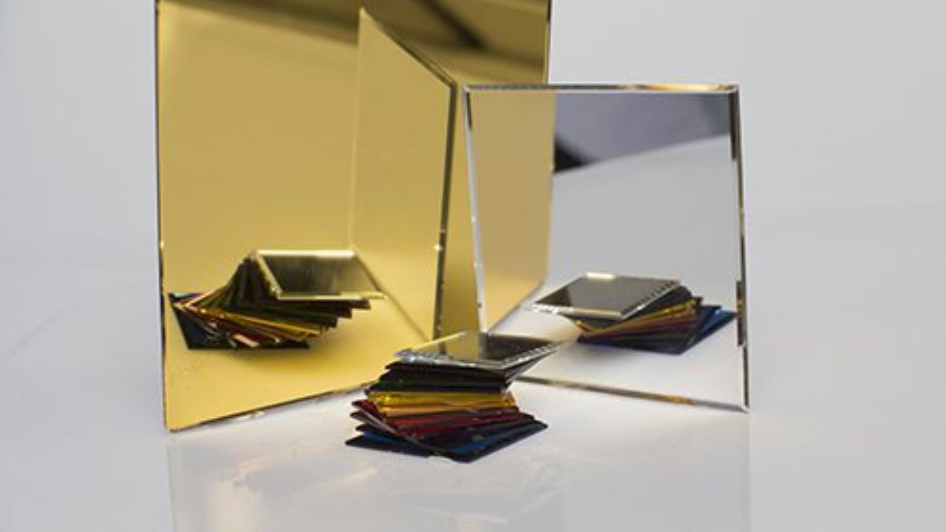 What Are the Benefits of Using Mirror Acrylic Sheets 