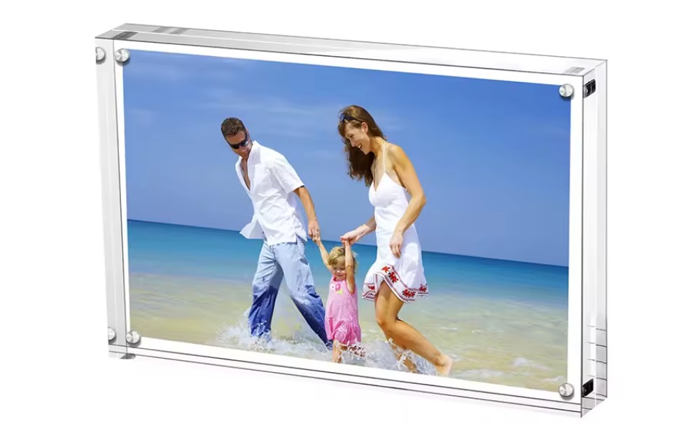 What is an Acrylic Photo Frame